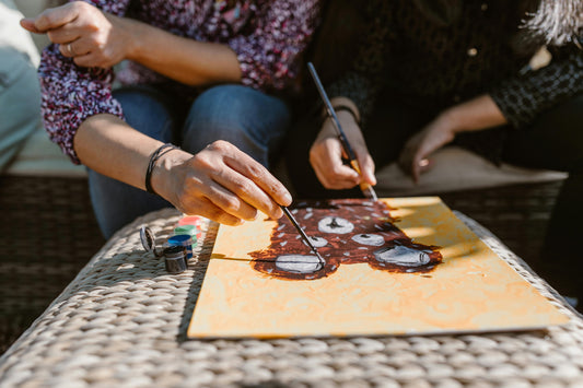 How to Blend Acrylic Paint on Canvas - Your Guide to Making a Masterpiece!